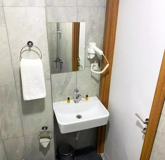 Hotelli Destinia Pera