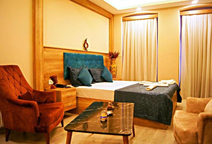 هتل Destinia Pera