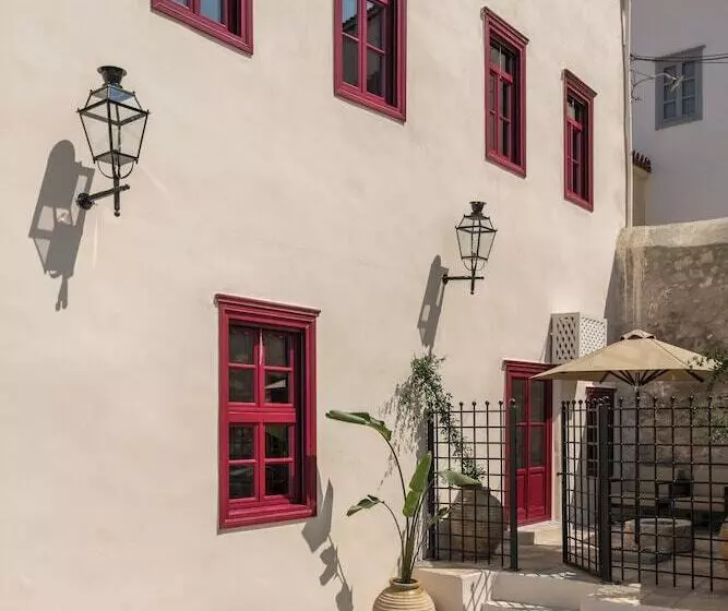 Hotelli Fos Hydra Residence