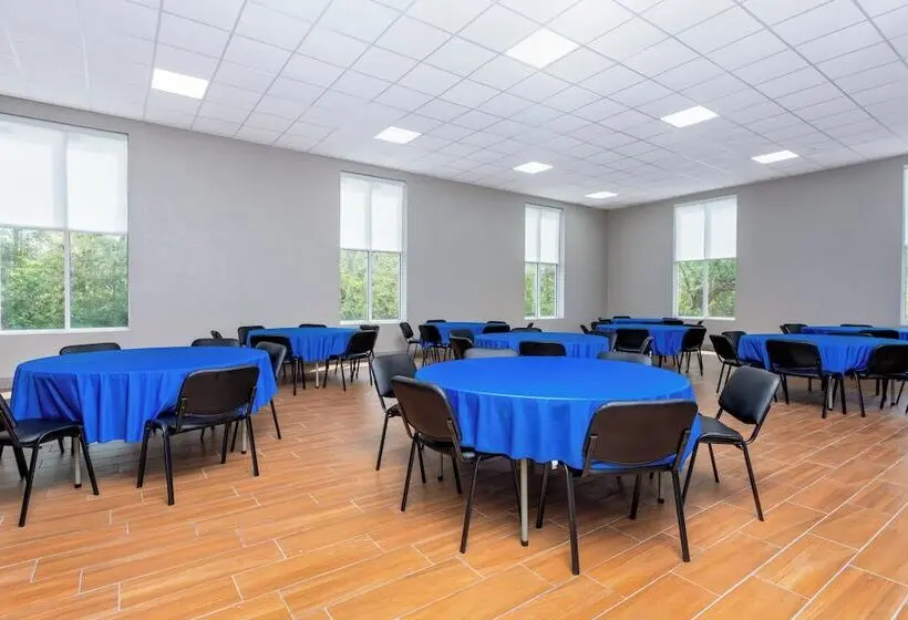 ホテル Holiday Inn Express And Suites Ormond Beach North Daytona By Ihg