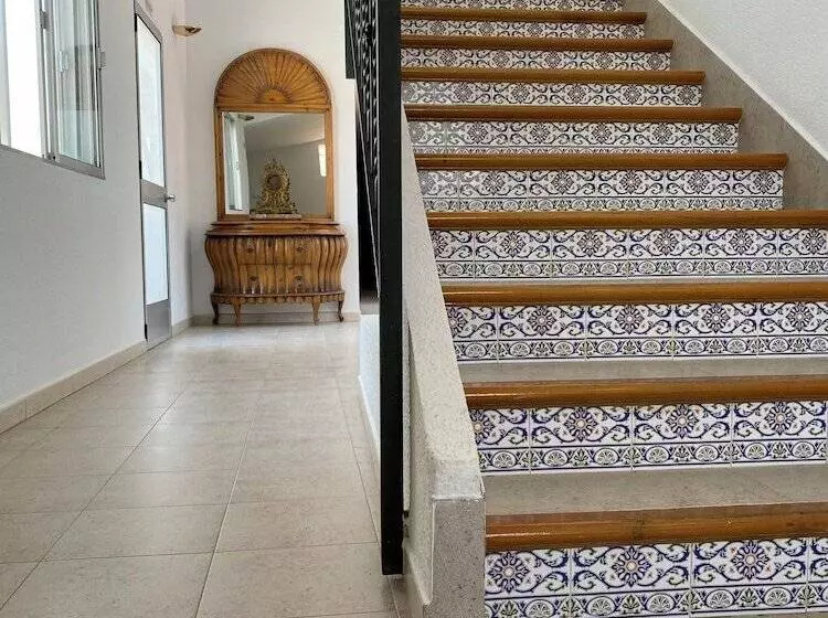 هتل Hostal Blayet