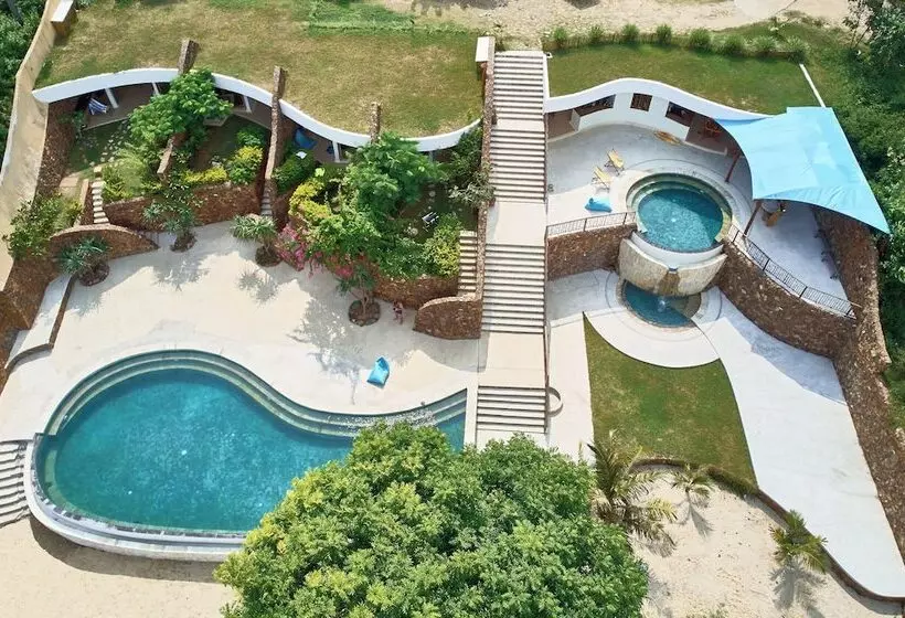 Hotelli Inlight Lombok Eco Resort