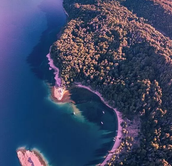 Hotelli Isla Victoria   Folk Camp