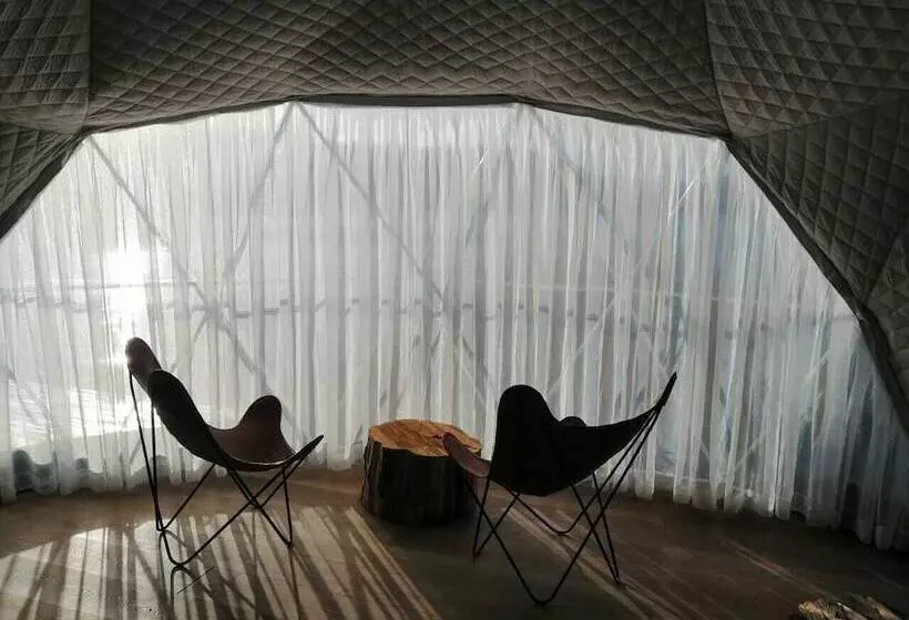 Hotelli Isla Victoria   Folk Camp