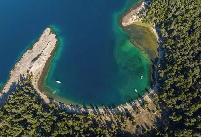 Hotelli Isla Victoria   Folk Camp