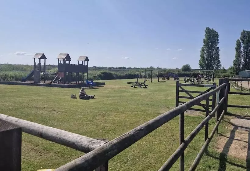 ホテル Luxuary Static Caravan Sleeps 6 Coopers Beach   Luxurious Get Away