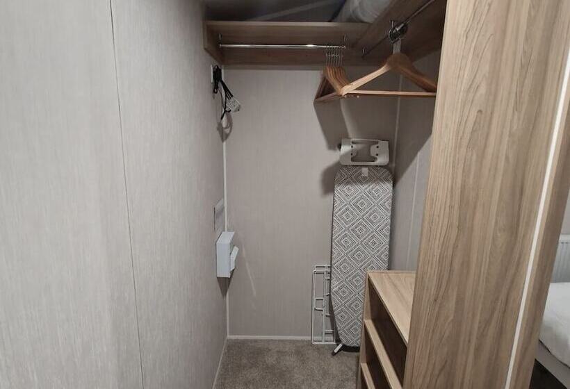 בית מלון כפרי Luxuary Static Caravan Sleeps 6 Coopers Beach   Luxurious Get Away