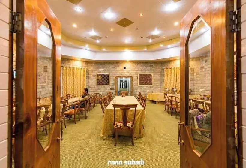 هتل Naltar Palace