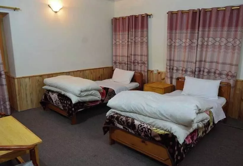 هتل Naltar Palace