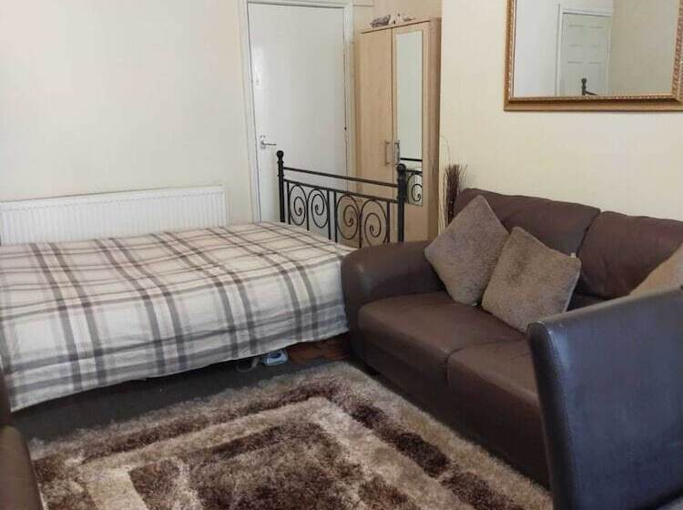 هتل Female Only Room