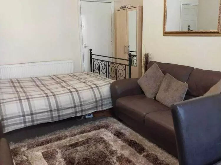 هتل Female Only Room
