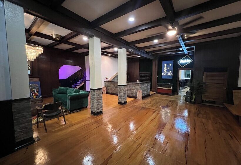 בית מלון כפרי The Fallon