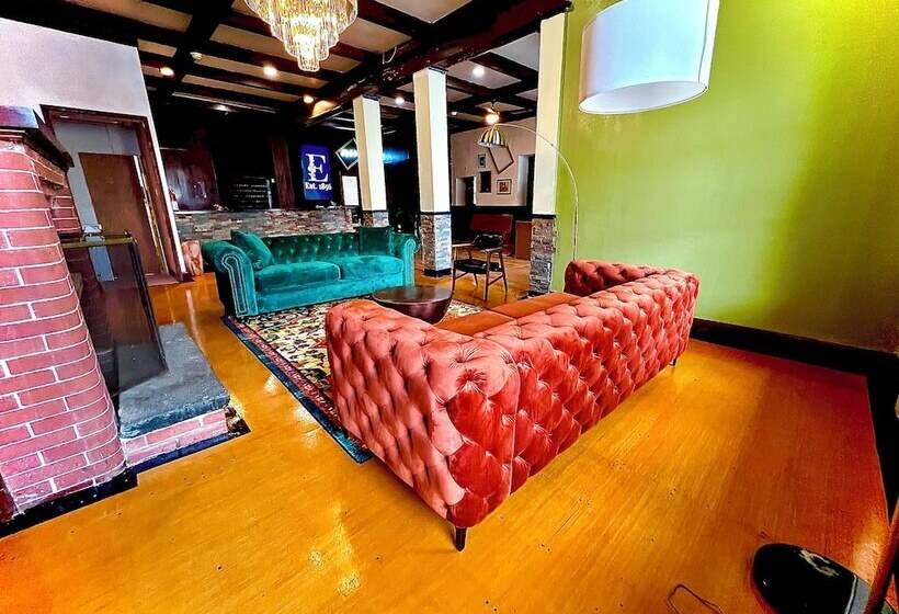 בית מלון כפרי The Fallon