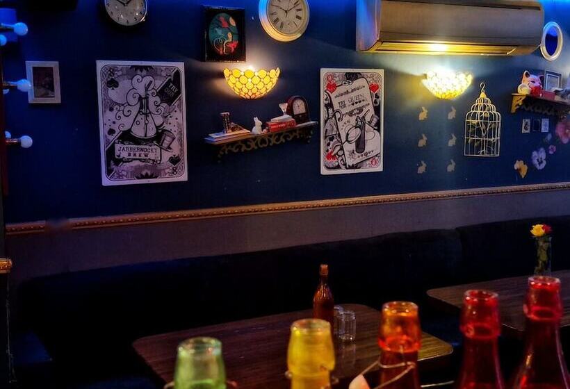 호텔 The Mad Hatter S Guestrooms