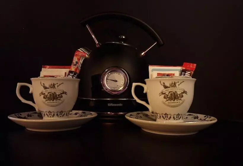 Hotelli The Mad Hatter S Guestrooms