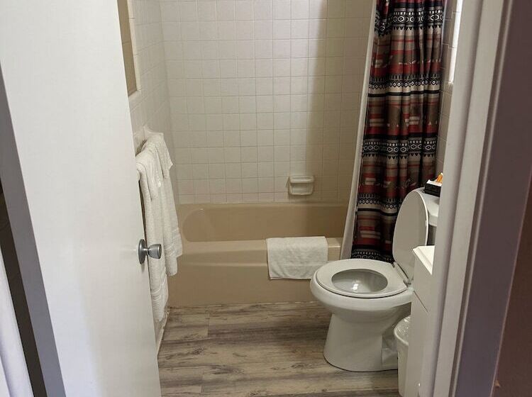 فندق على الطريق Sportsman S Lodge