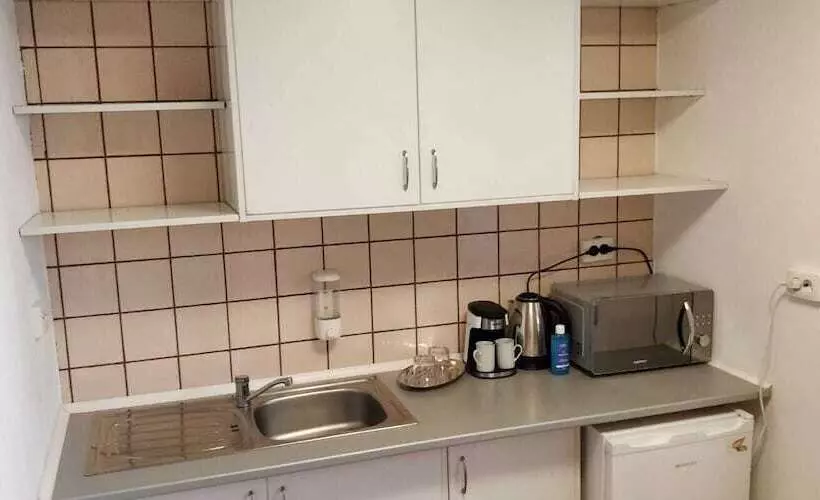 ペンション Cazare Business Transit