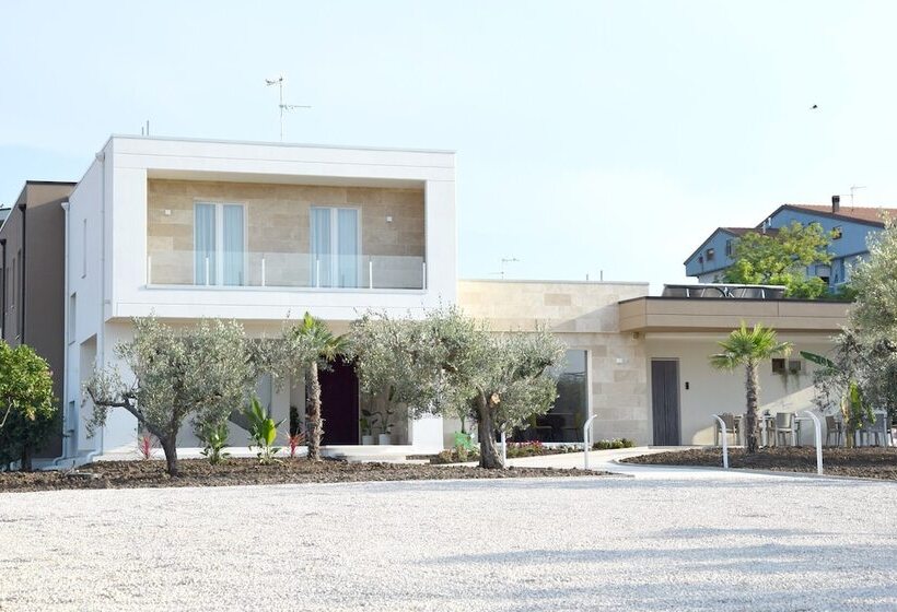 بنسيون Corte Reale Luxury B&b