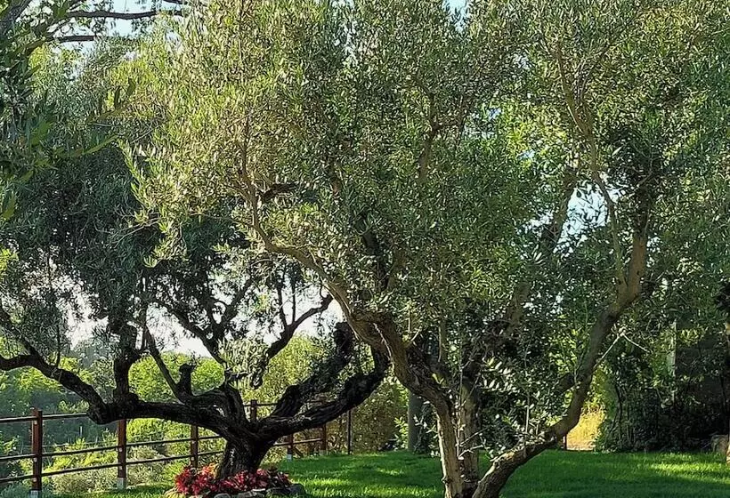 پانسیون Giardini Penelope Resort E Spa