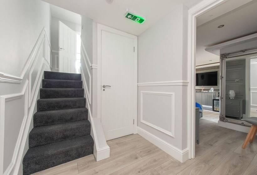 Пансион Hackney Suites En Suite Rooms & Amenities