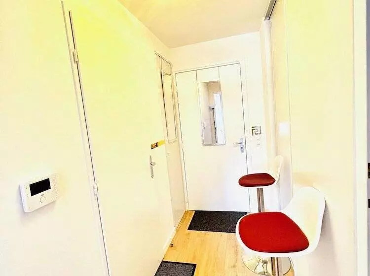 Residenssi 156 Av. Pasteur B1