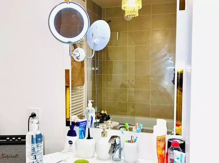 Residenssi 156 Av. Pasteur B1