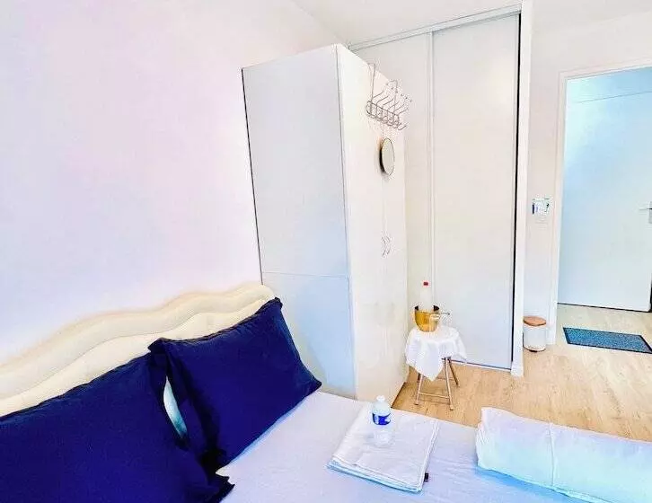 Residenssi 156 Av. Pasteur B1