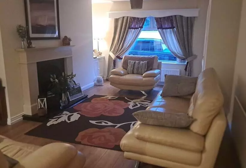 Residenssi No 3 Main St, Charming 3 Bed House In Bellaghy