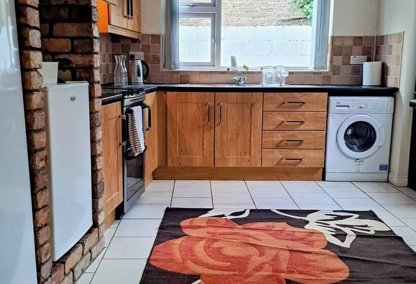 Residenssi No 3 Main St, Charming 3 Bed House In Bellaghy