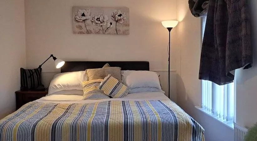 Residenssi No 3 Main St, Charming 3 Bed House In Bellaghy