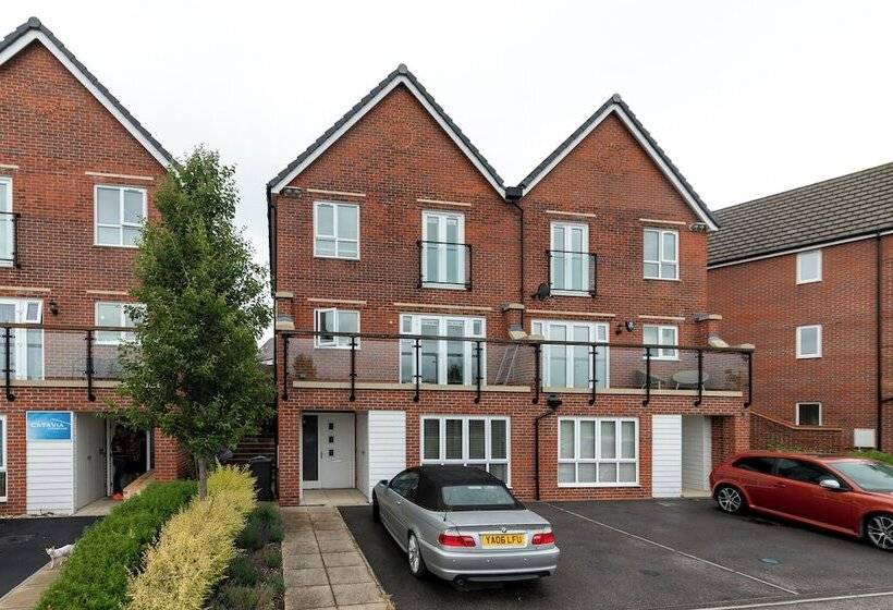 Residenza Stunning 5 Bed House In Ashford