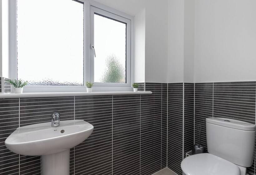 Residenza Stunning 5 Bed House In Ashford