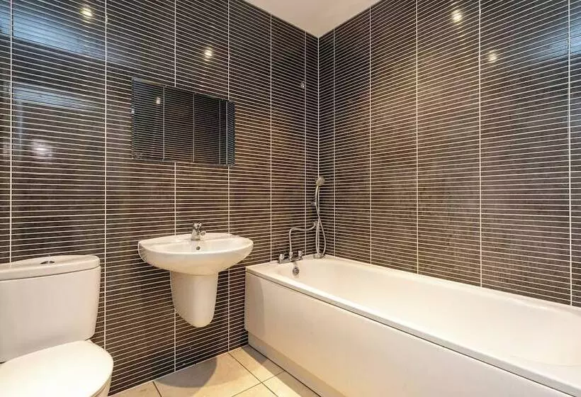 レジデンス Stunning 5 Bed House In Ashford