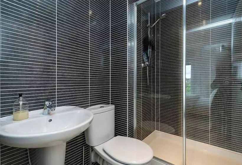 レジデンス Stunning 5 Bed House In Ashford