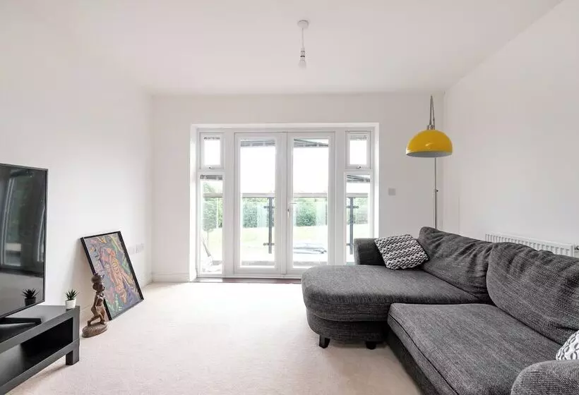 レジデンス Stunning 5 Bed House In Ashford
