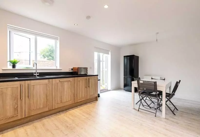 レジデンス Stunning 5 Bed House In Ashford