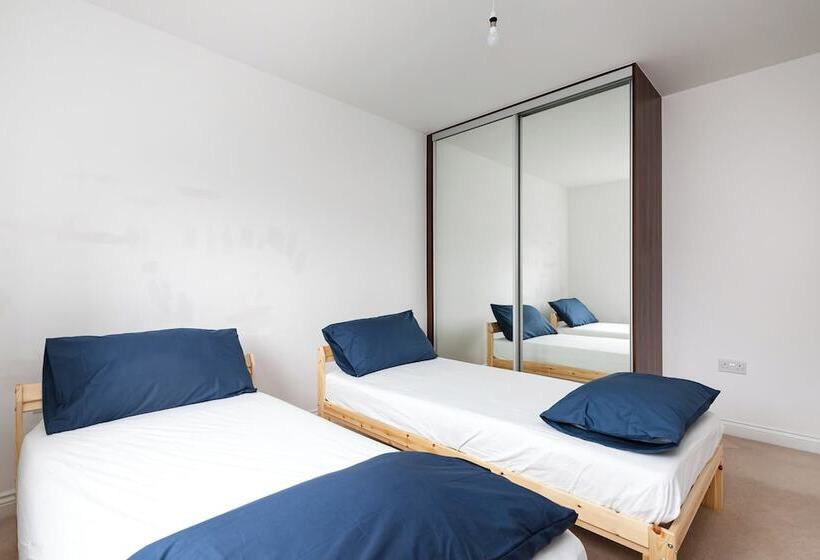 Residenza Stunning 5 Bed House In Ashford