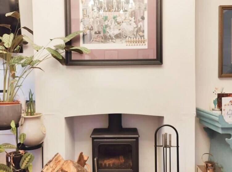 اقامتگاه Victorian Cottage Writers Retreat