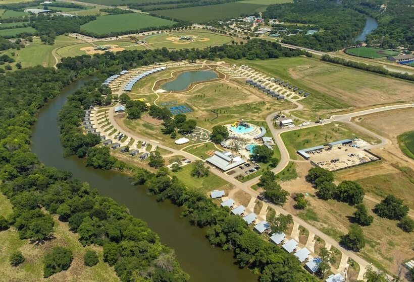 Resort Camp Fimfo Waco