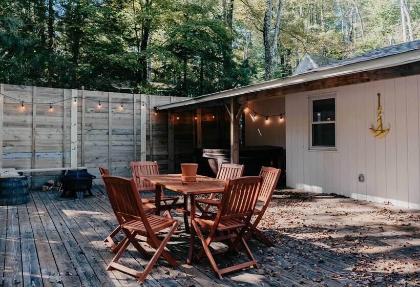 Smallwood Oasis W/ 2 Bikes & Private Hot Tub!