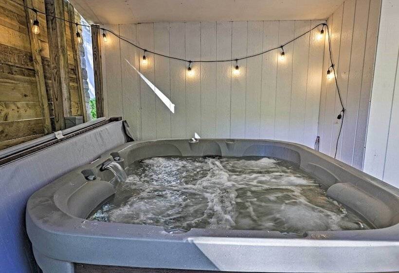 Smallwood Oasis W/ 2 Bikes & Private Hot Tub!