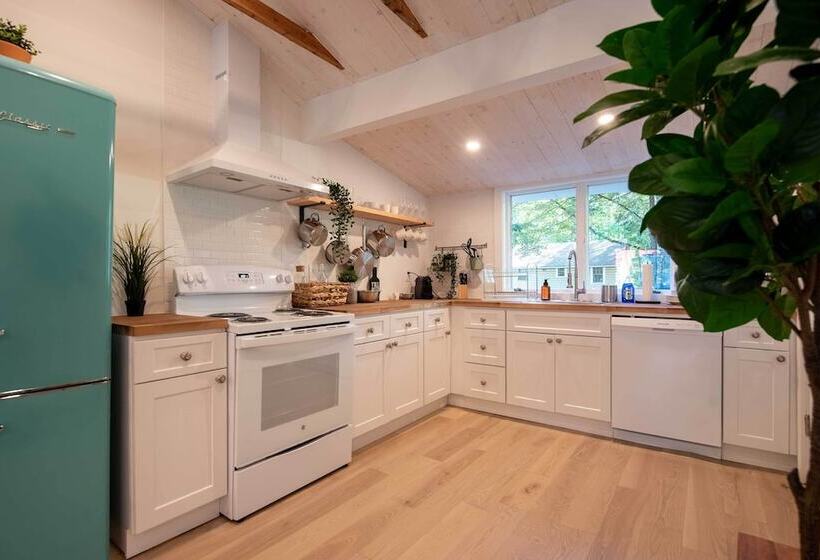 Smallwood Oasis W/ 2 Bikes & Private Hot Tub!