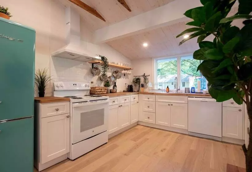 Smallwood Oasis W/ 2 Bikes & Private Hot Tub!