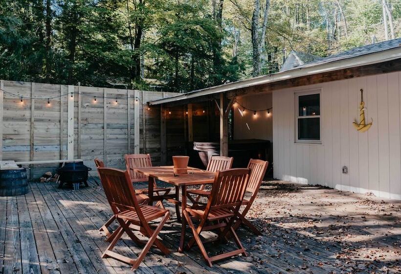 Smallwood Oasis W/ 2 Bikes & Private Hot Tub!