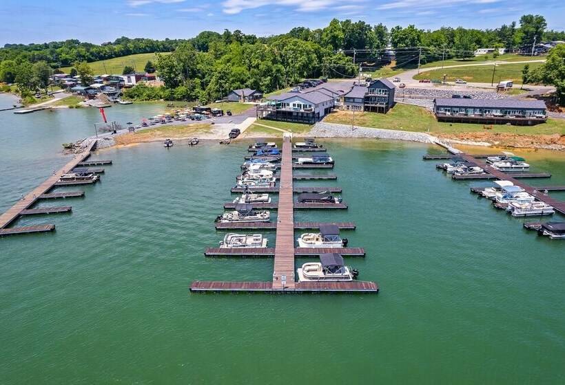 The Lodge At Lakeside