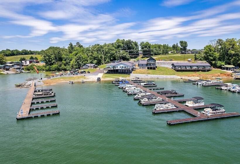 The Lodge At Lakeside