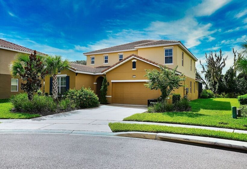 8032 Oak Shadow Court