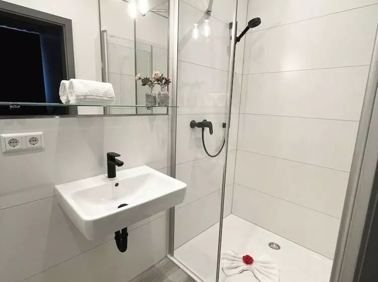 Aamiaismajoitus (B&B) Das Q Spaichingen