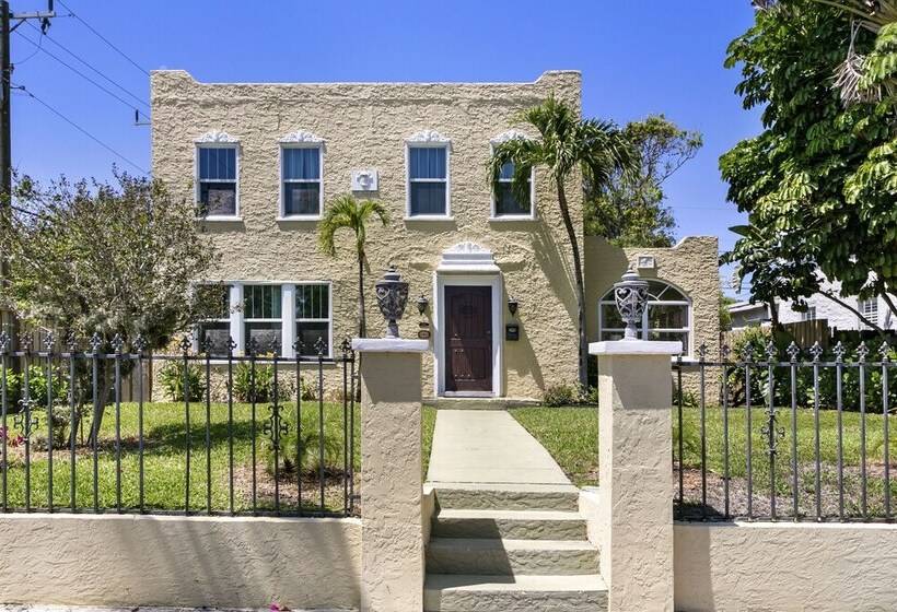 Charming Old Northwood Home ~ 3 Mi To Beach!