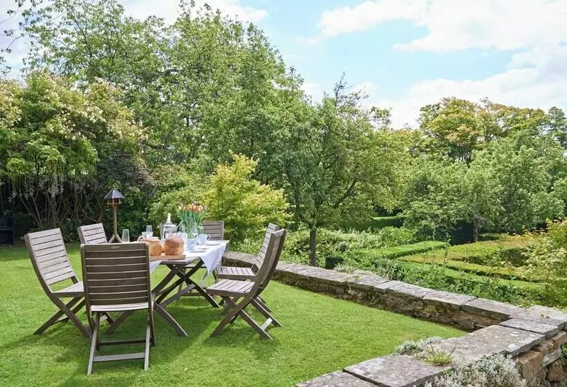Drakestone House Manor With Breathtaking Cotswolds Views